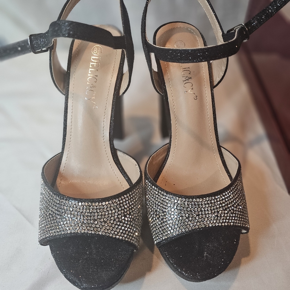 Delicacy Black Rhinestone Platform Special Occasion Heels Sz 8.5
